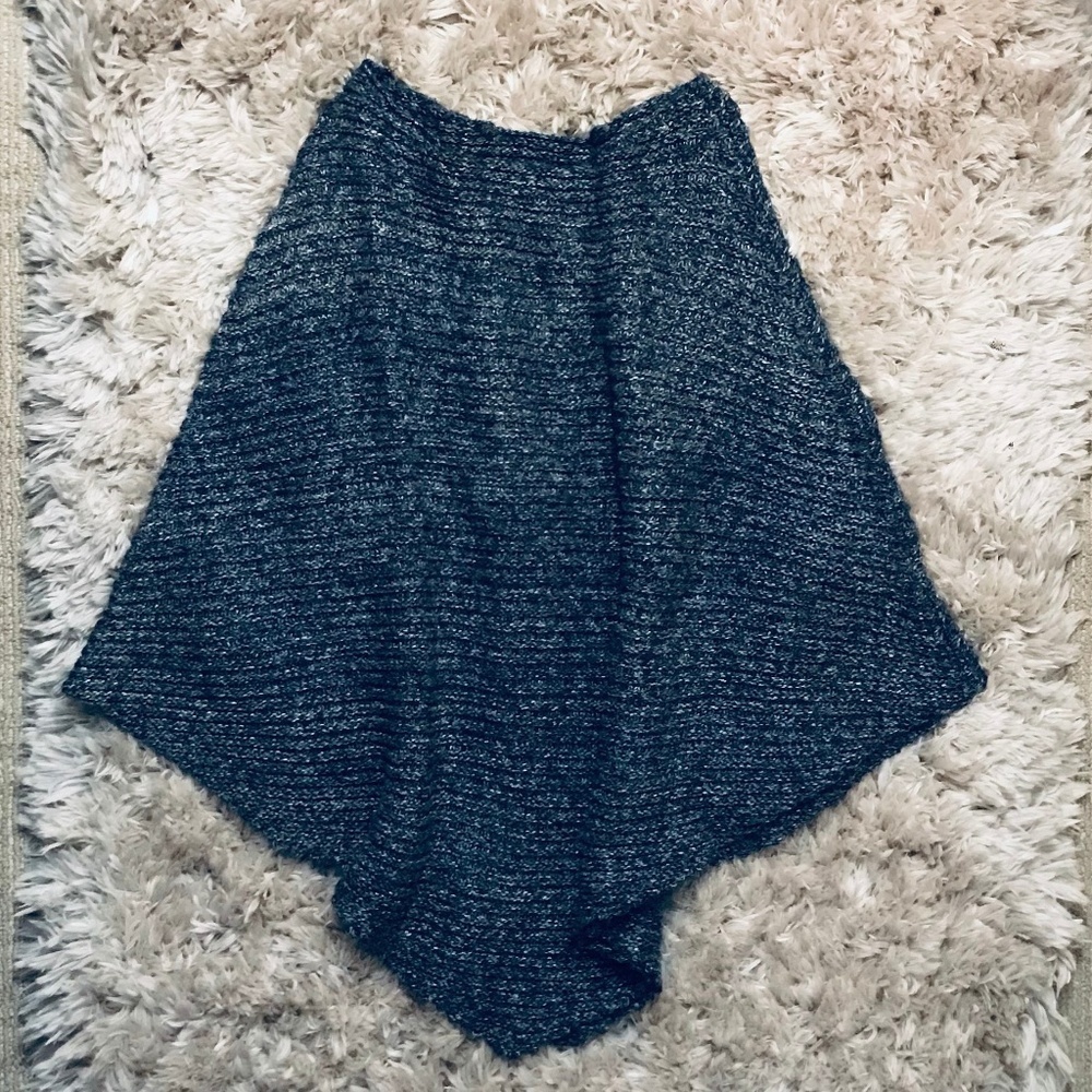 Echo | Cozy Knit Sweater Poncho Shawl - Picture 5 of 9